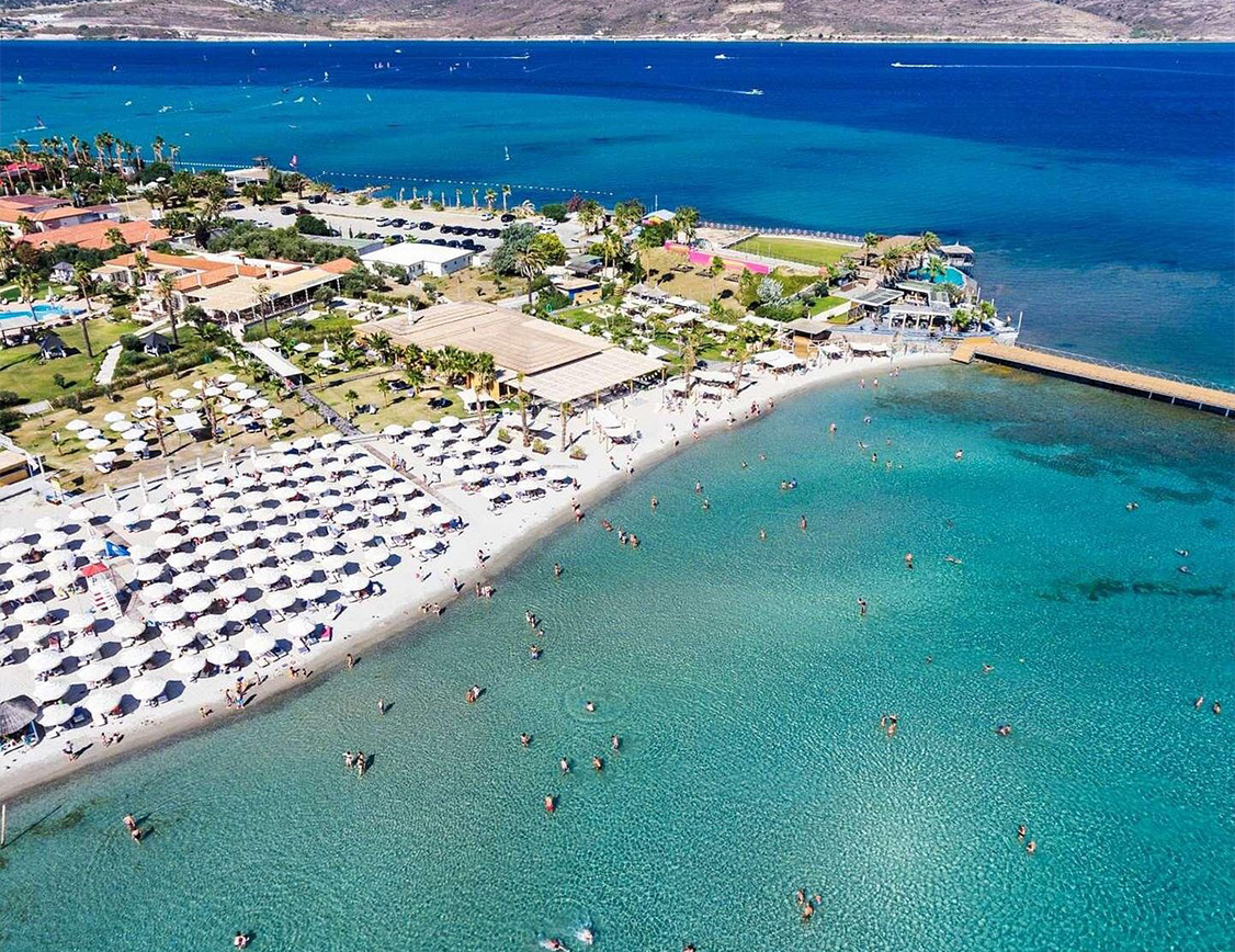Çeşme koyları ve plajları